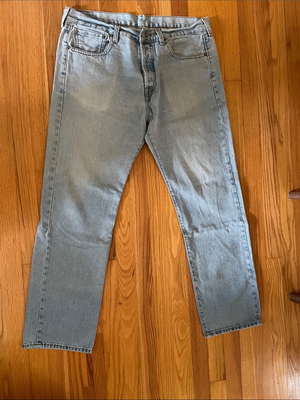 Levi's Light Wash Relaxed Men's Jeans